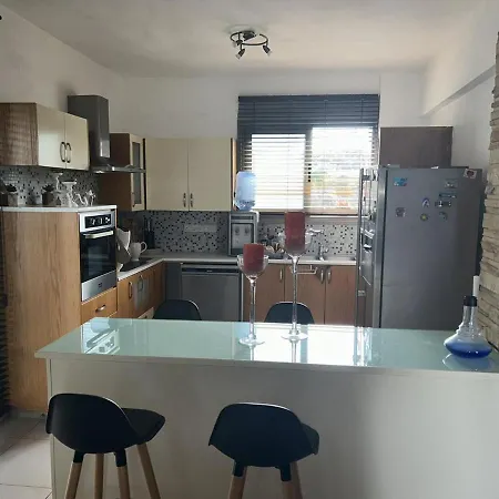 Impeccable 3-bed In Villa Nicosia